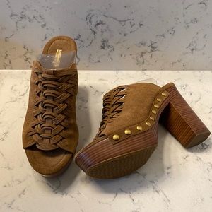 ✨NIB Michael Kors Dark Caramel Suede Westley Mules